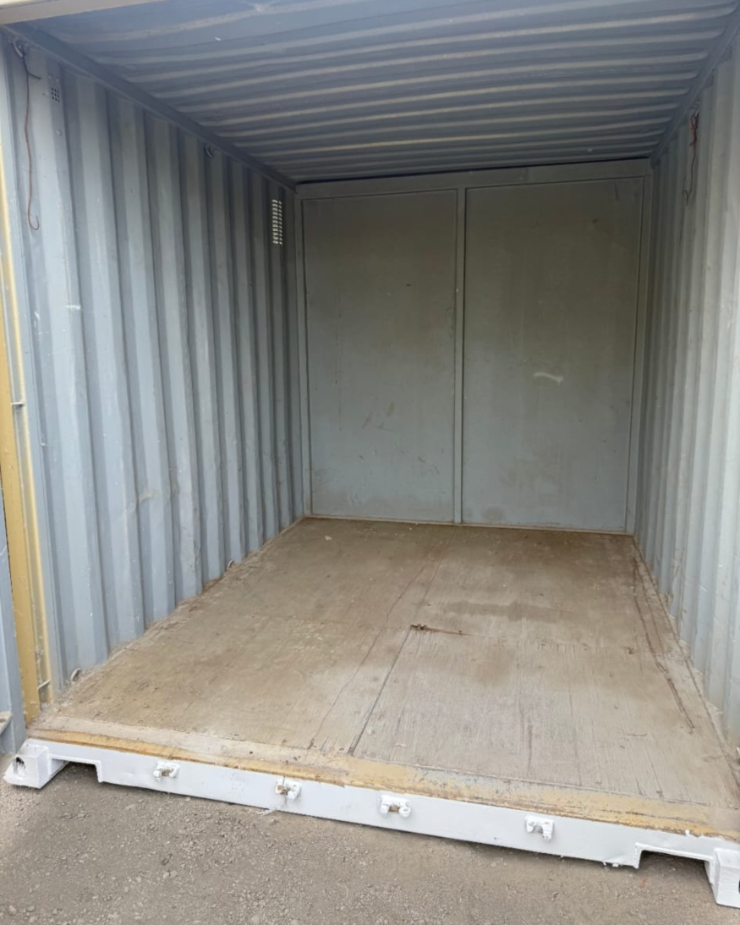 10 FT Beige Container