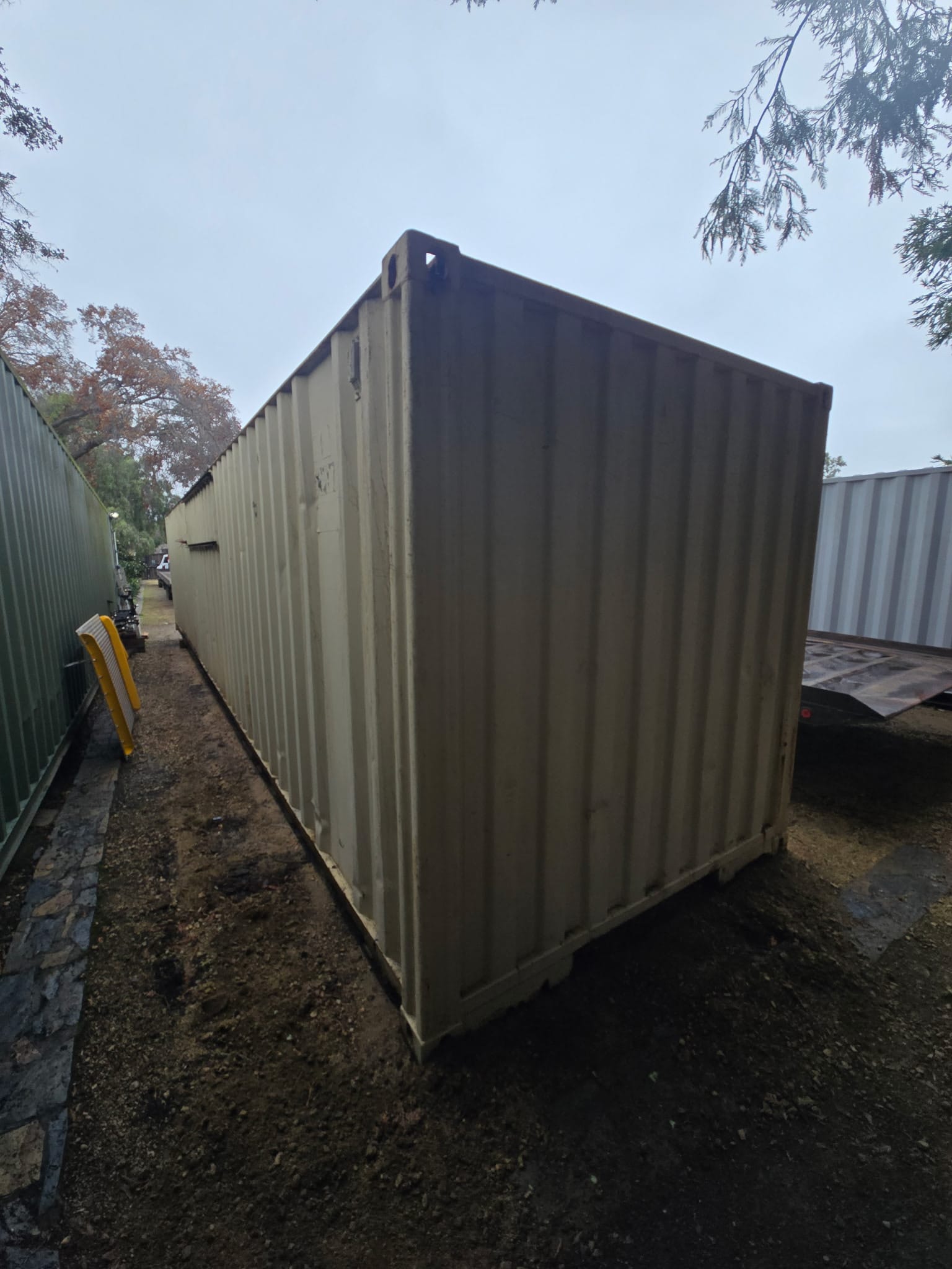 40’ Standard Shipping Container – Wind &amp;amp; Watertight with Vents &amp;amp; Removable Shelving