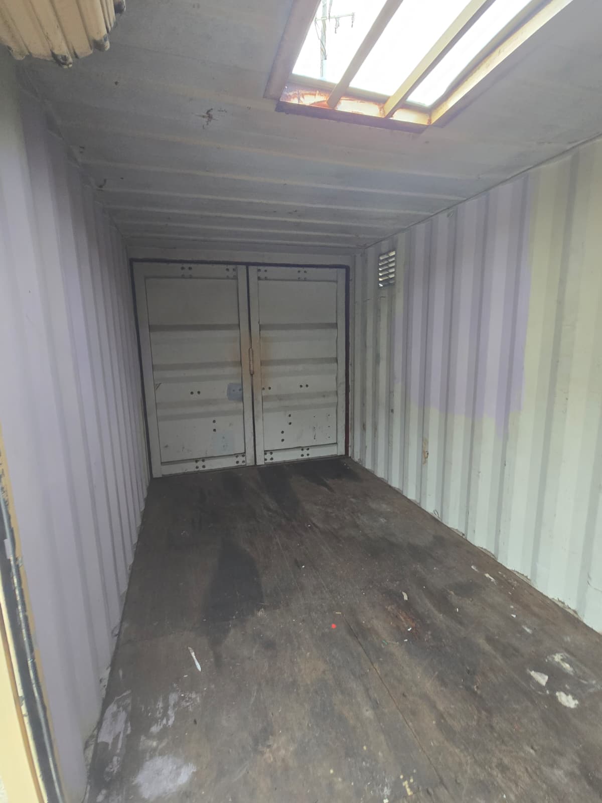 🚨 $1,500 Specials – 2 × 20’ Containers Ready for Your Project!
