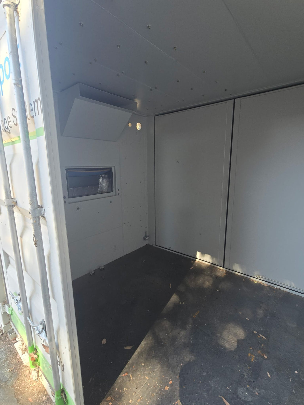 9'9" Insulated Container with Double Cargo Doors – Special Price $3,500